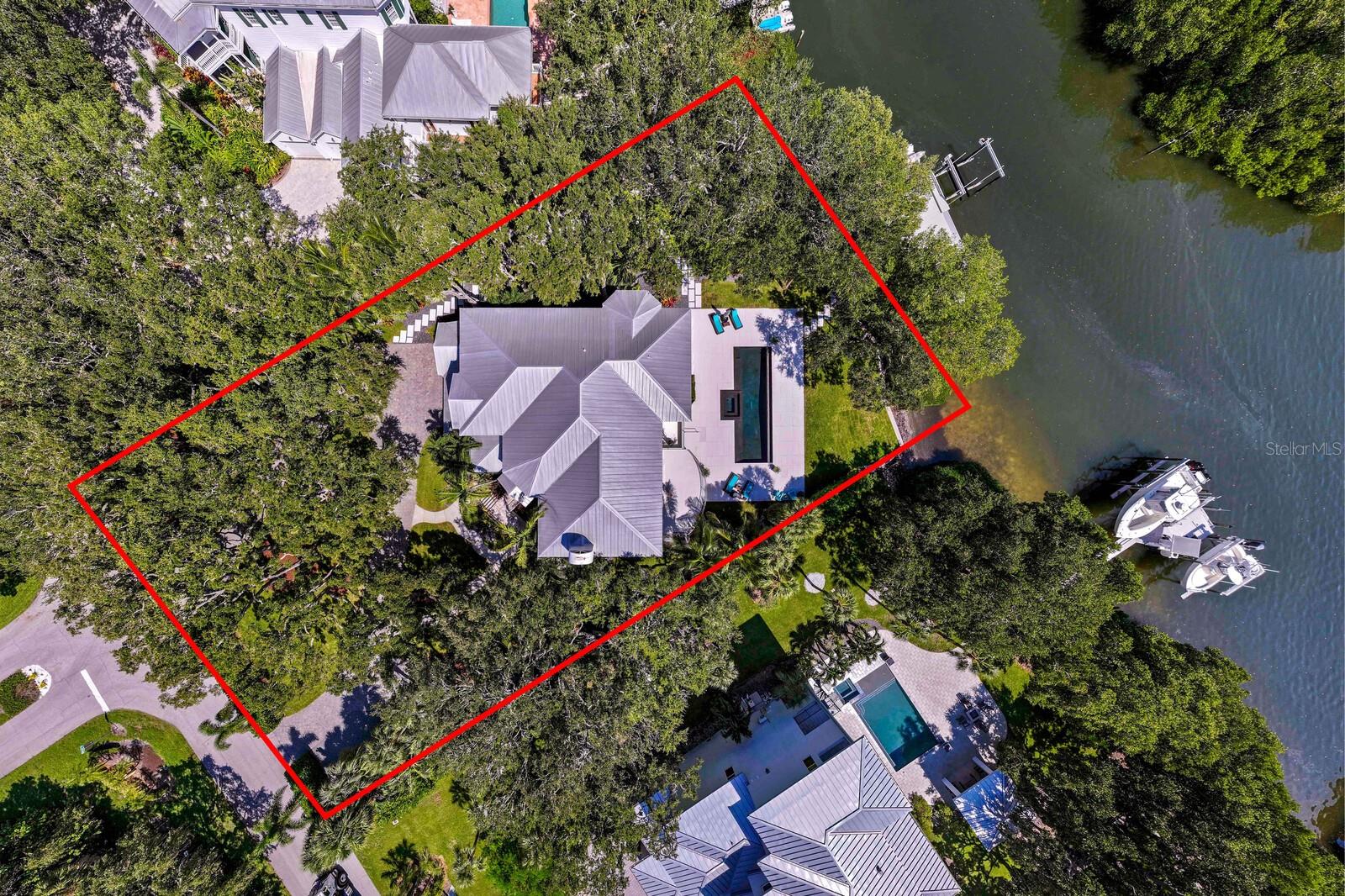 1883 BAYVIEW DR, TIERRA VERDE, FL, 33715