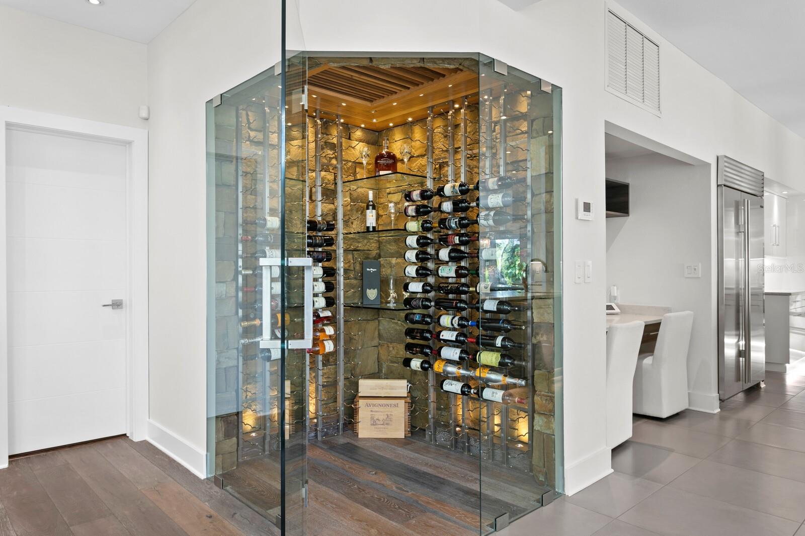 1883 BAYVIEW DR, TIERRA VERDE, FL, 33715