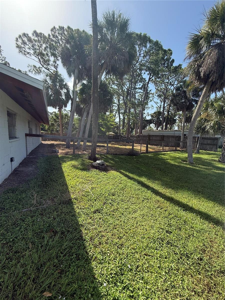 506 KENWOOD AVE, NOKOMIS, FL, 34275