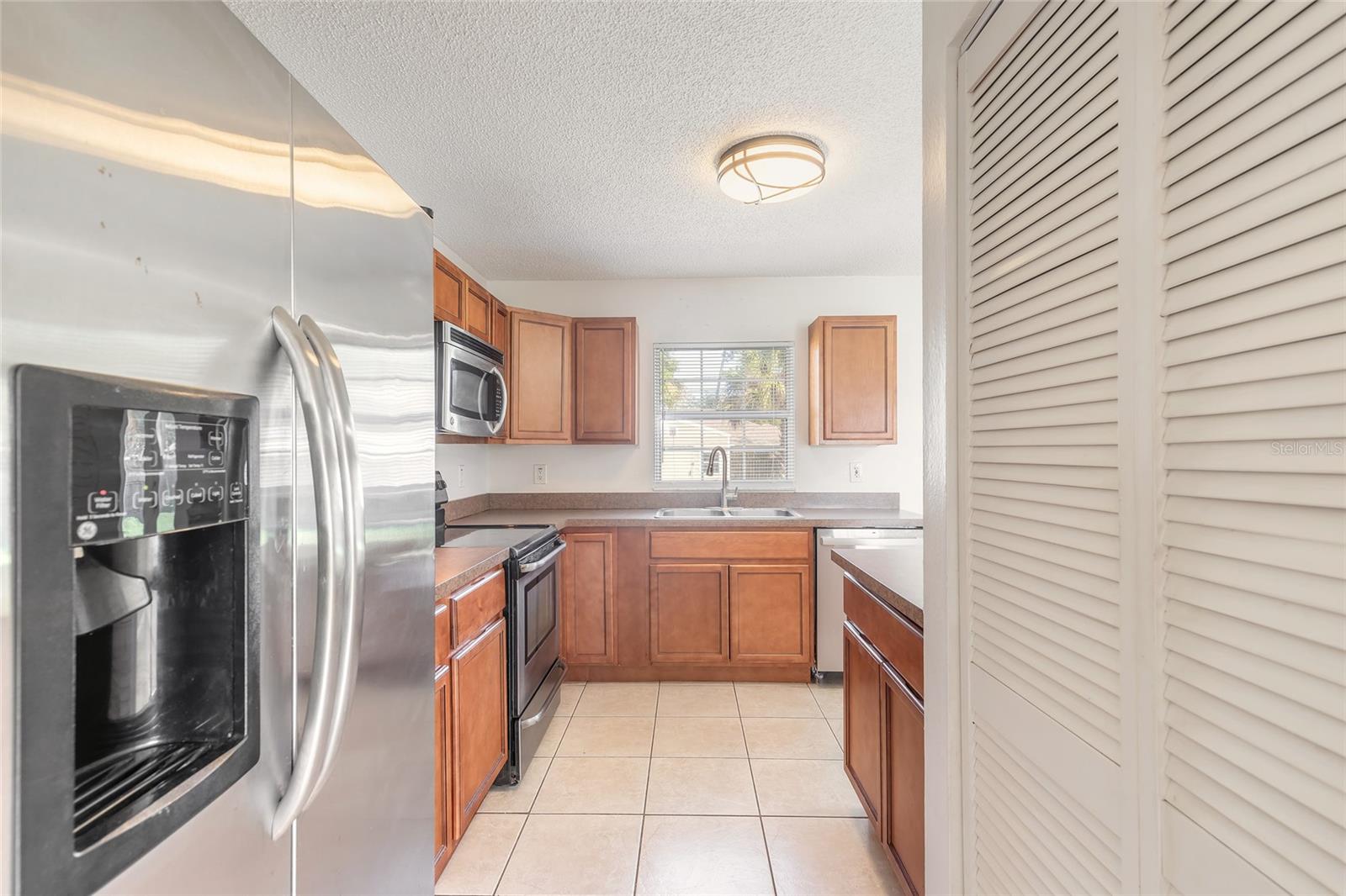 2823 QUEEN PALM DR, EDGEWATER, FL, 32141