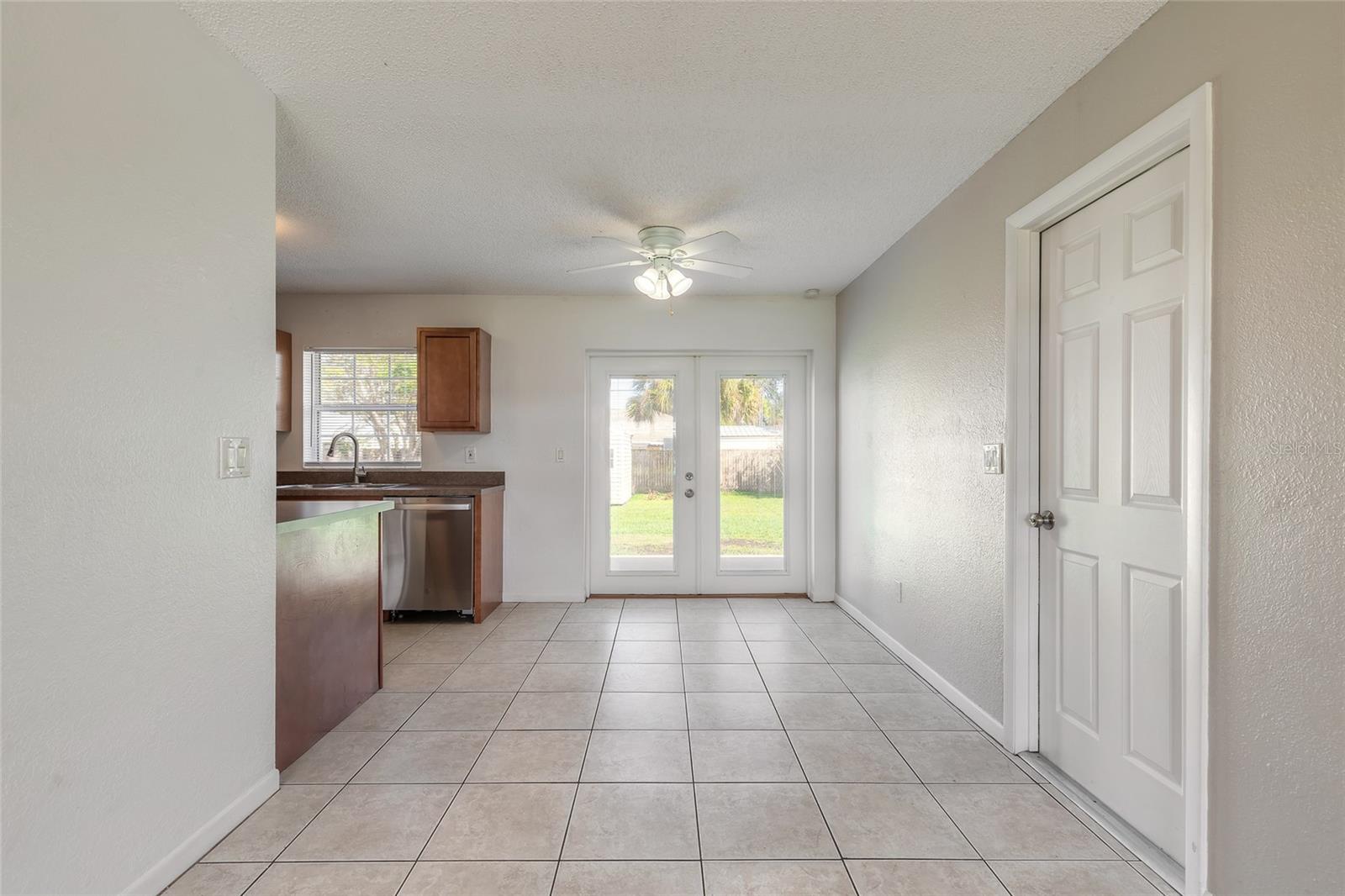 2823 QUEEN PALM DR, EDGEWATER, FL, 32141