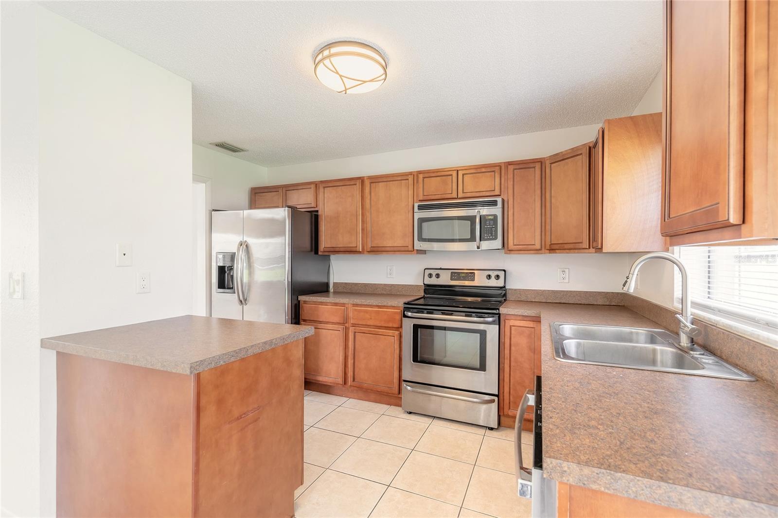 2823 QUEEN PALM DR, EDGEWATER, FL, 32141