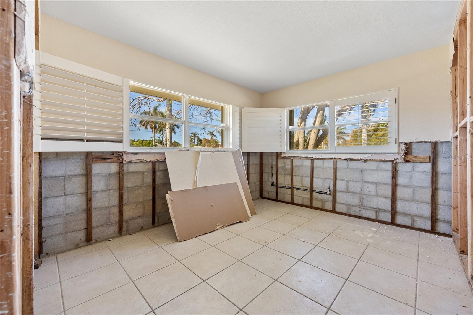 625 W OLYMPIA AVE, PUNTA GORDA, FL, 33950