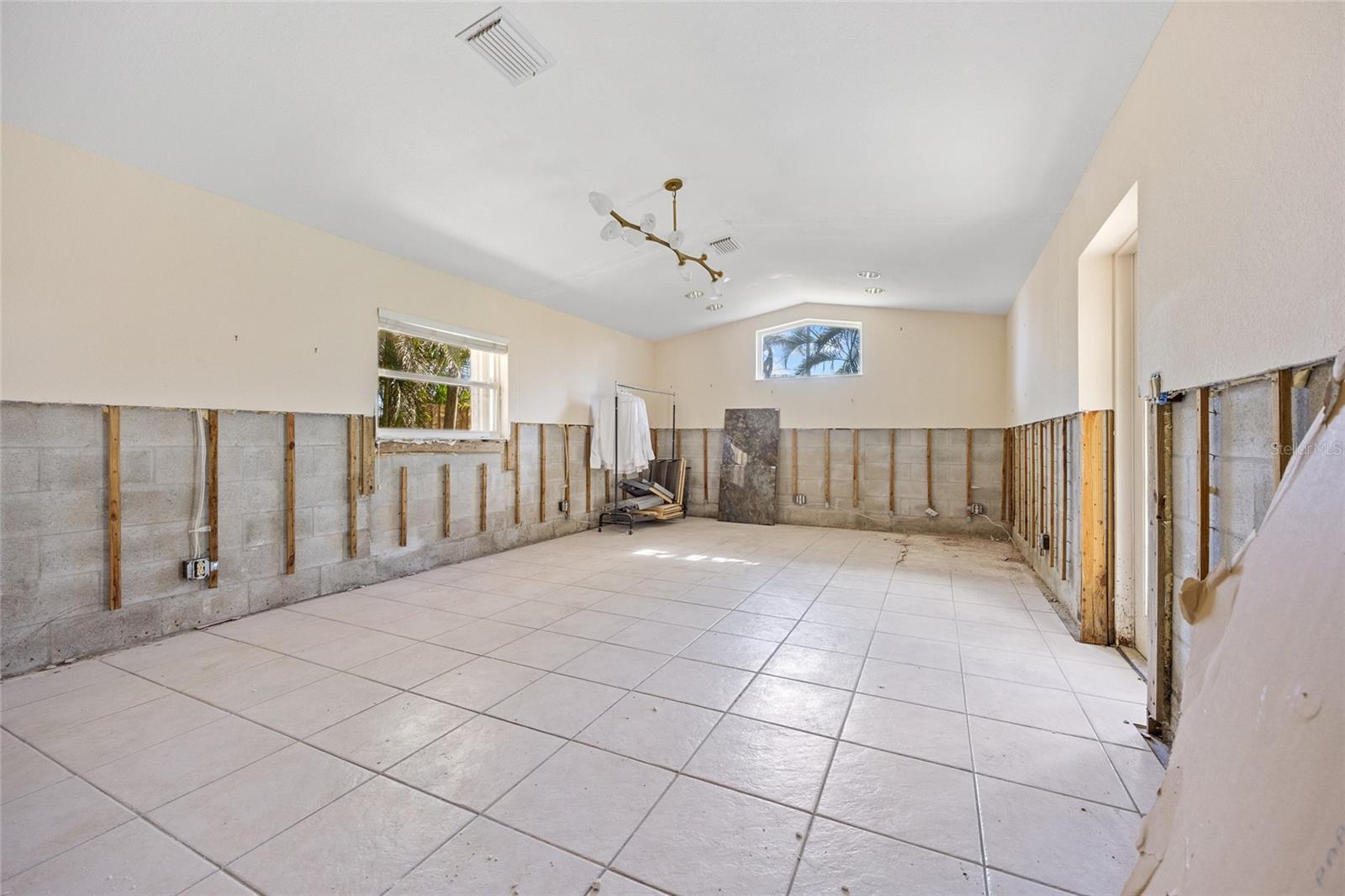 625 W OLYMPIA AVE, PUNTA GORDA, FL, 33950