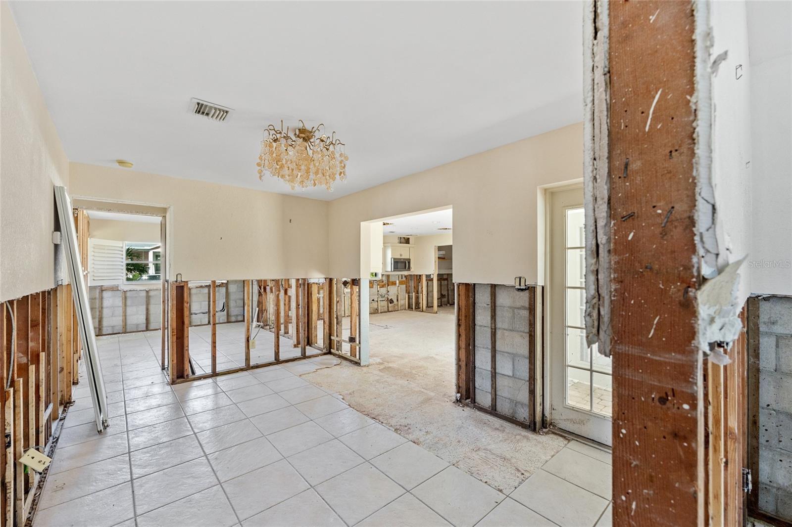 625 W OLYMPIA AVE, PUNTA GORDA, FL, 33950