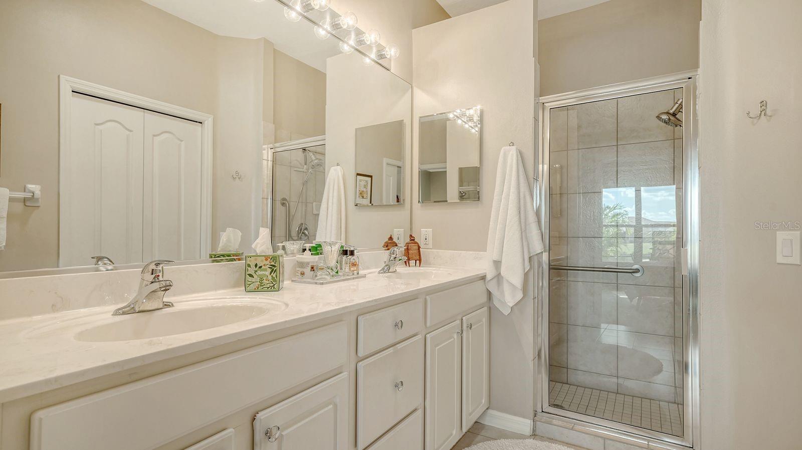 7038 FOUR SEASONS CIR, LAKEWOOD RANCH, FL, 34202