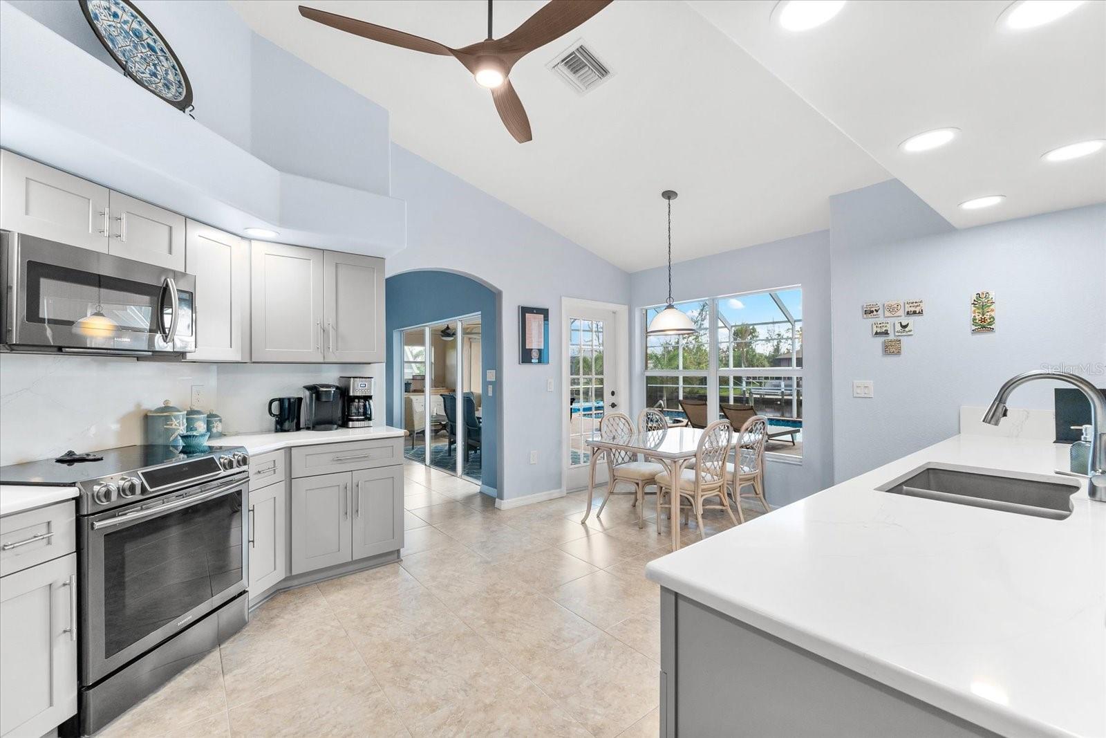 15204 BRAINBRIDGE CIR, PORT CHARLOTTE, FL, 33981