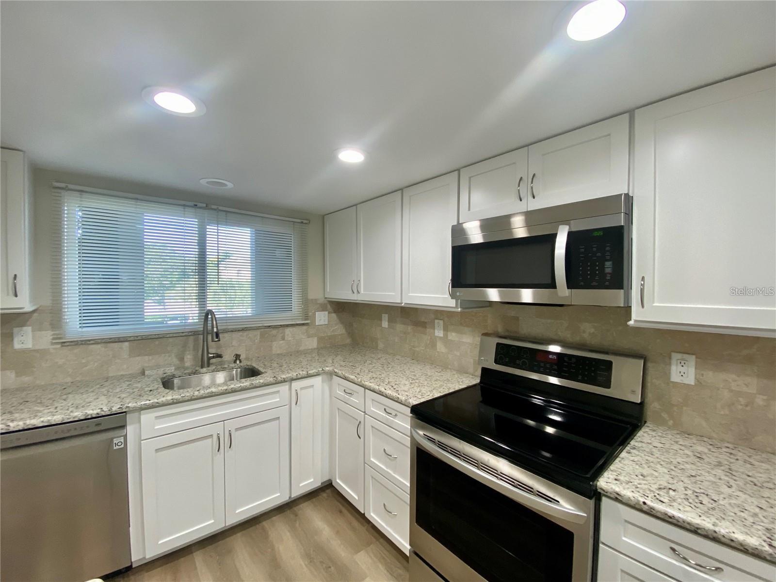 90 S HIGHLAND AVE #1202, TARPON SPRINGS, FL, 34689