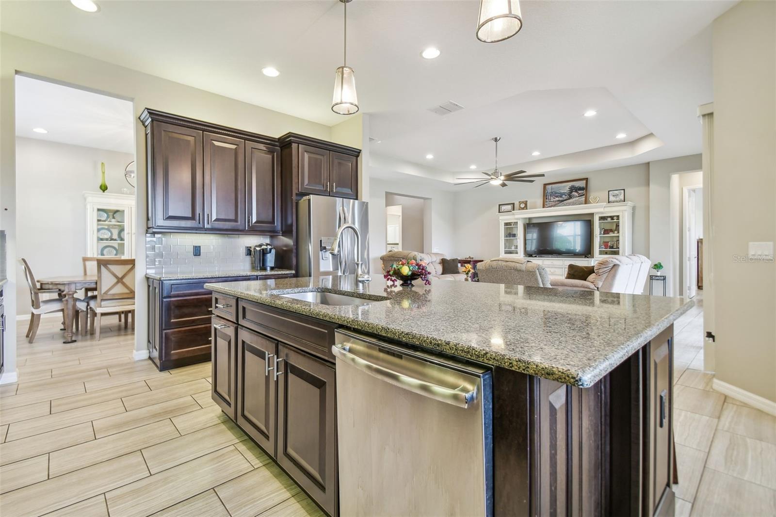 15940 CAPE CORAL DR, WIMAUMA, FL, 33598