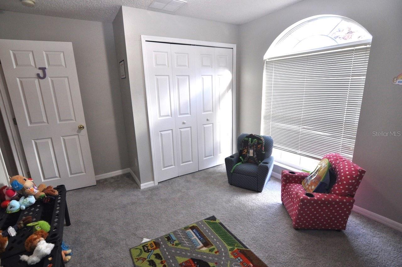642 LAKE CHARLES DR, DAVENPORT, FL, 33837
