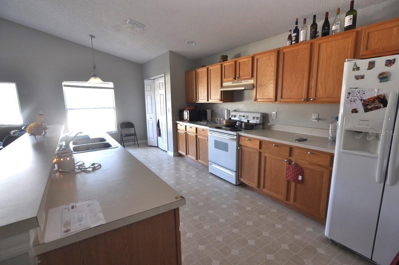642 LAKE CHARLES DR, DAVENPORT, FL, 33837