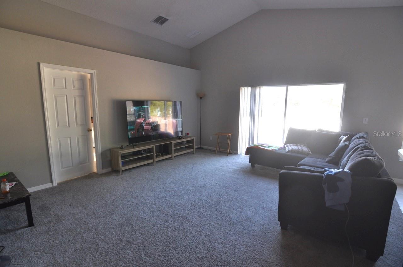 642 LAKE CHARLES DR, DAVENPORT, FL, 33837