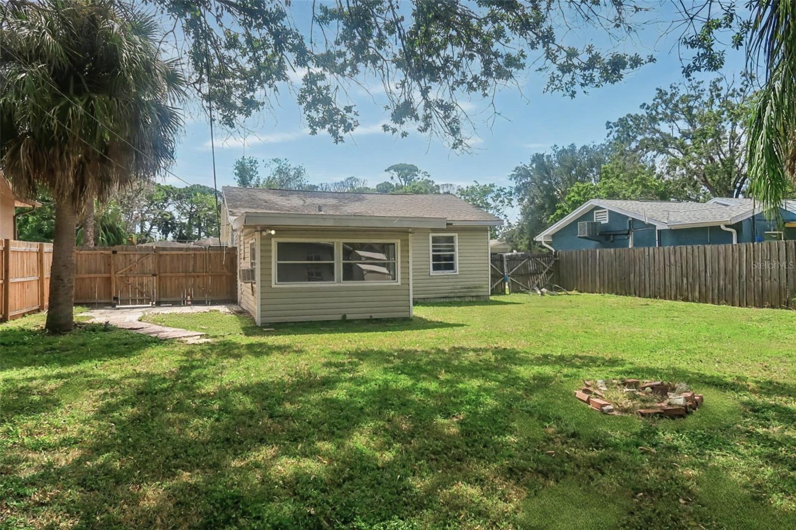 319 80TH AVE NE, ST PETERSBURG, FL, 33702