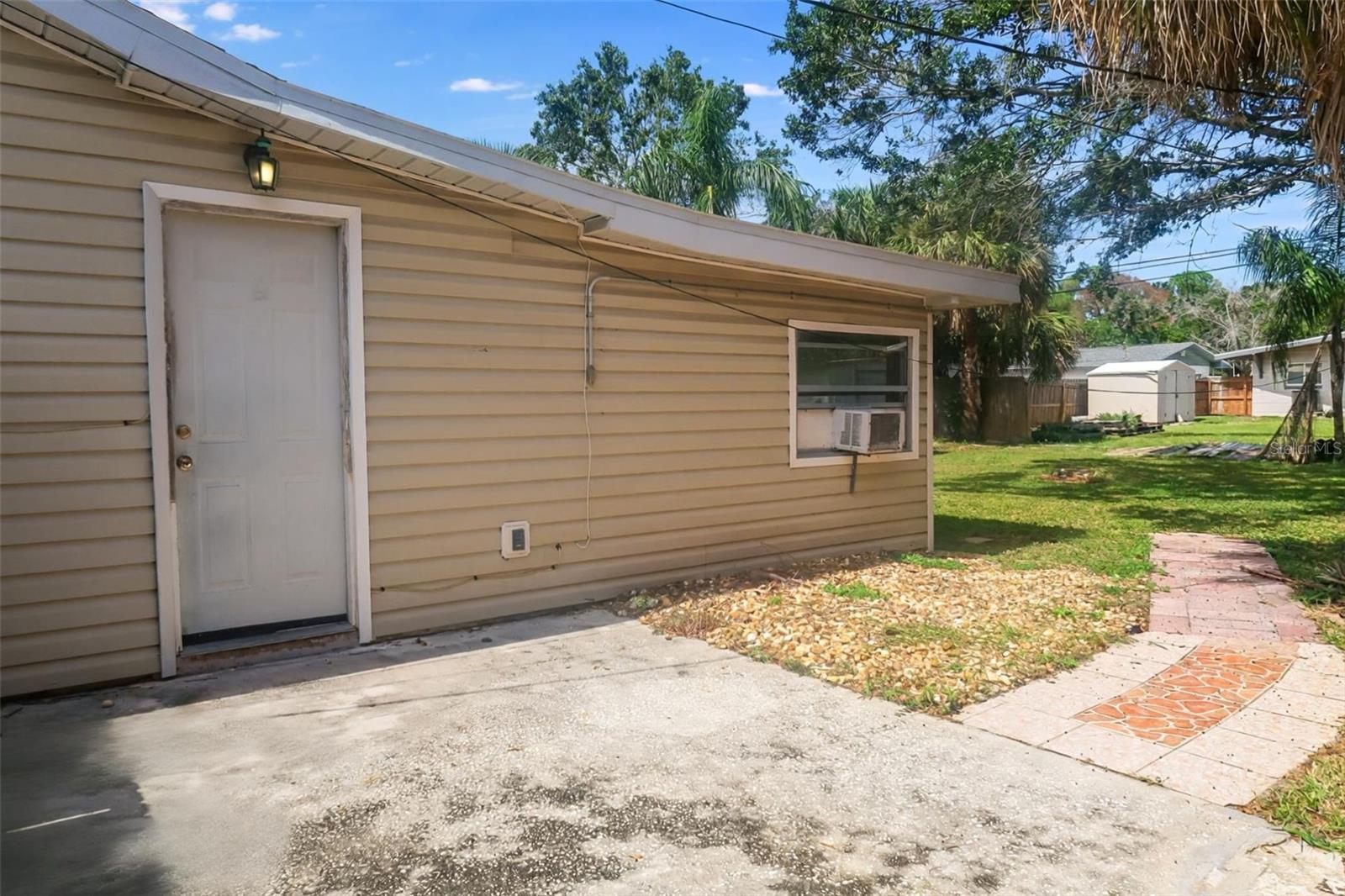 319 80TH AVE NE, ST PETERSBURG, FL, 33702