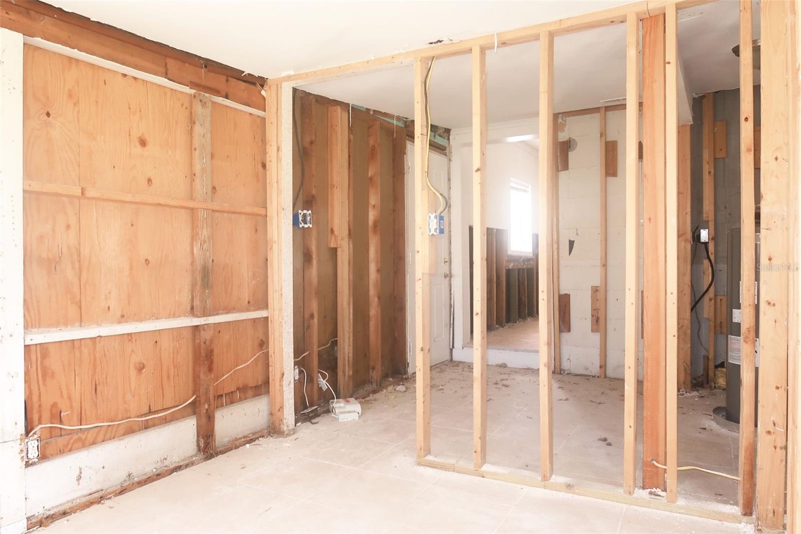 319 80TH AVE NE, ST PETERSBURG, FL, 33702