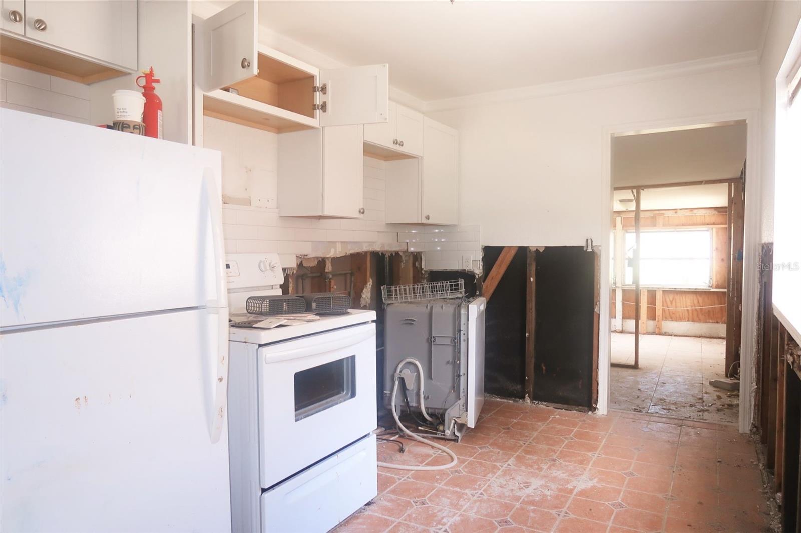 319 80TH AVE NE, ST PETERSBURG, FL, 33702