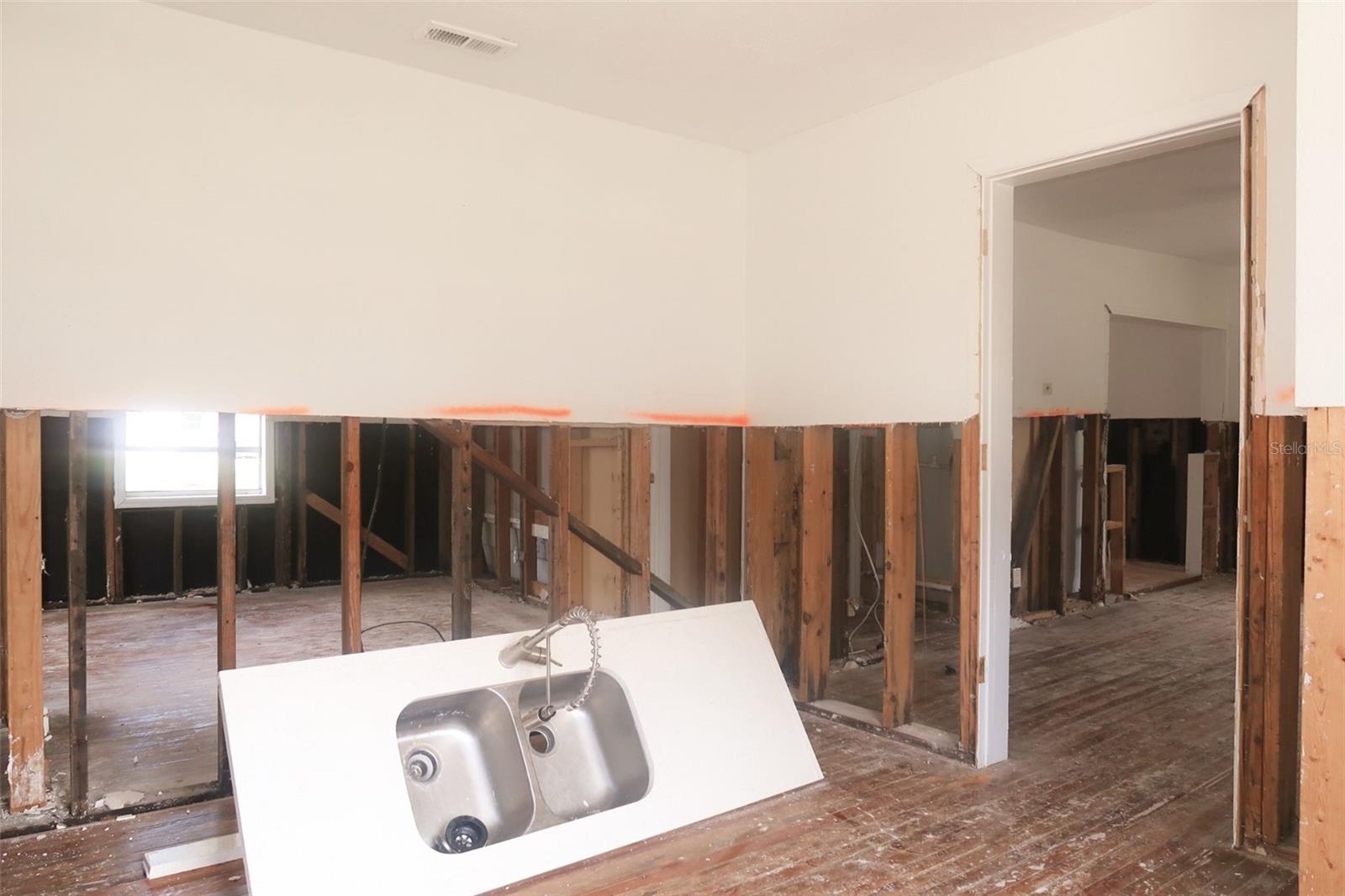 319 80TH AVE NE, ST PETERSBURG, FL, 33702