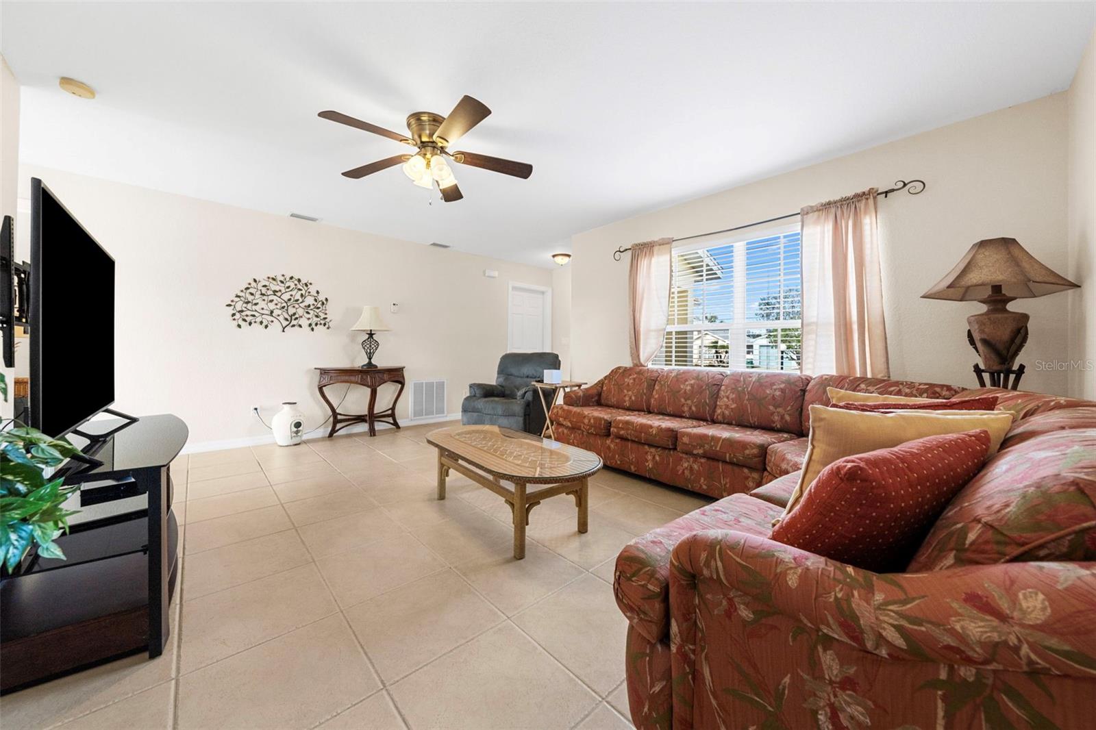 617 ROSE APPLE CIR, PORT CHARLOTTE, FL, 33954