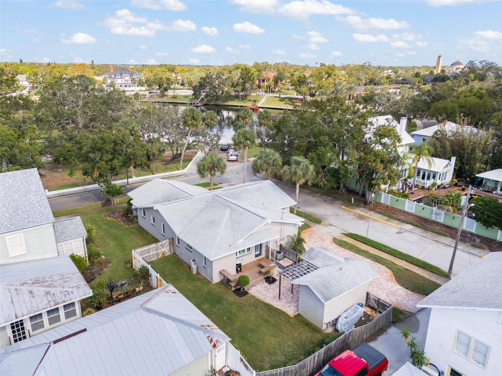 203 S SPRING BLVD, TARPON SPRINGS, FL, 34689