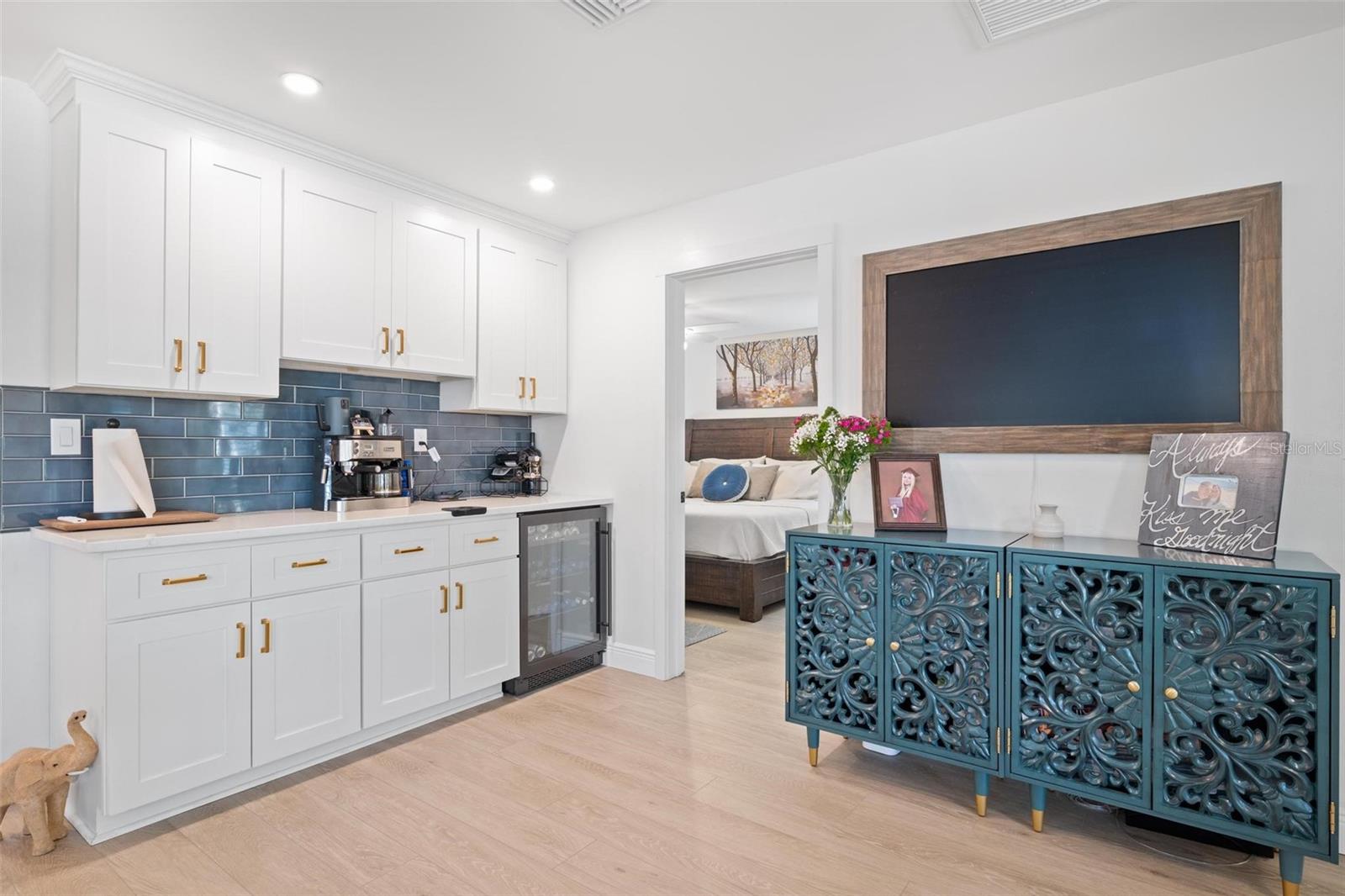 203 S SPRING BLVD, TARPON SPRINGS, FL, 34689