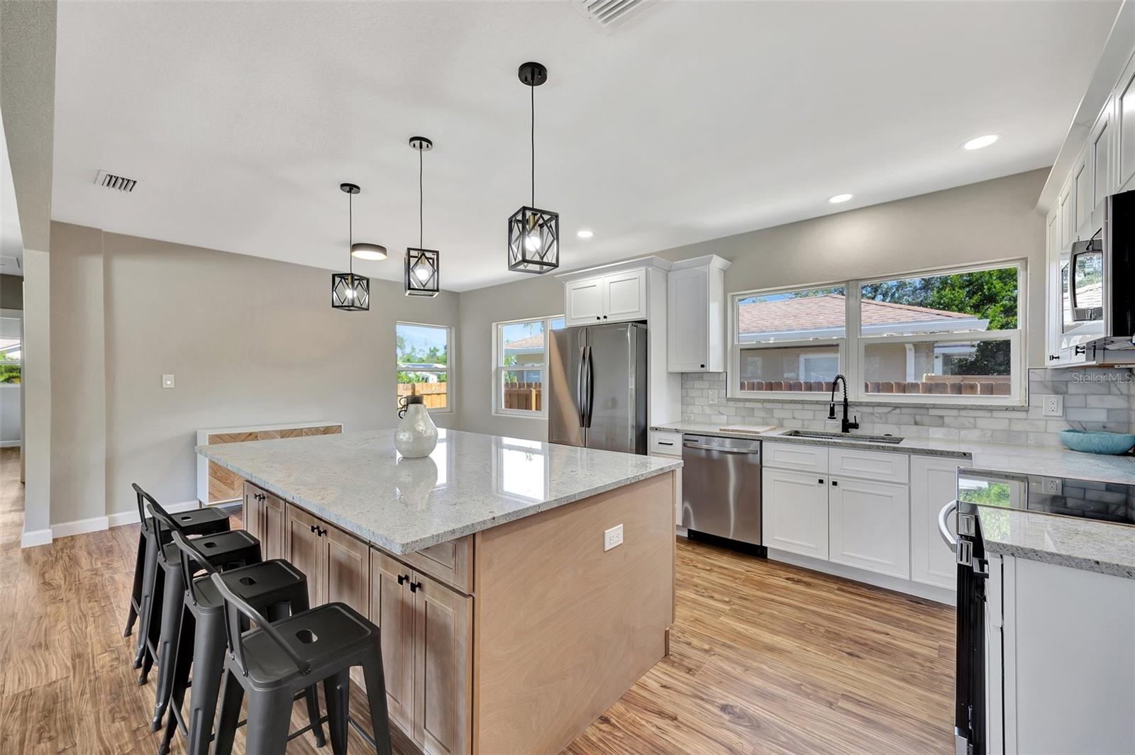 9 N HIGHLAND AVE, CLEARWATER, FL, 33755