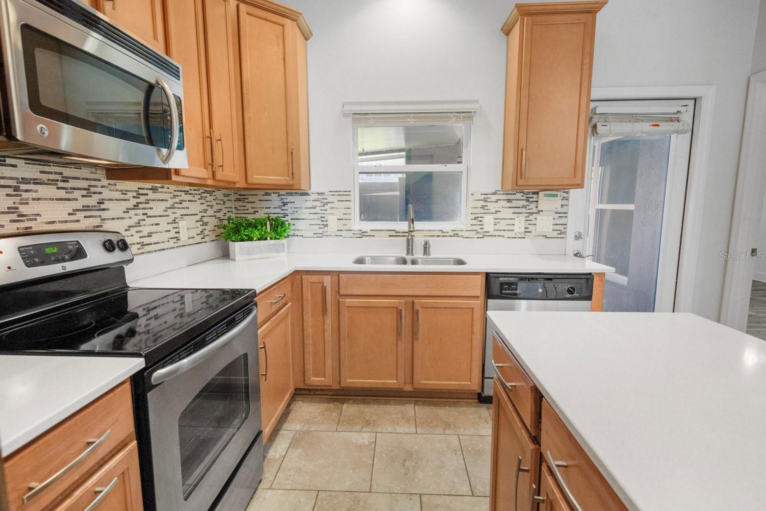 559 JUNIPER SPRINGS DR, GROVELAND, FL, 34736