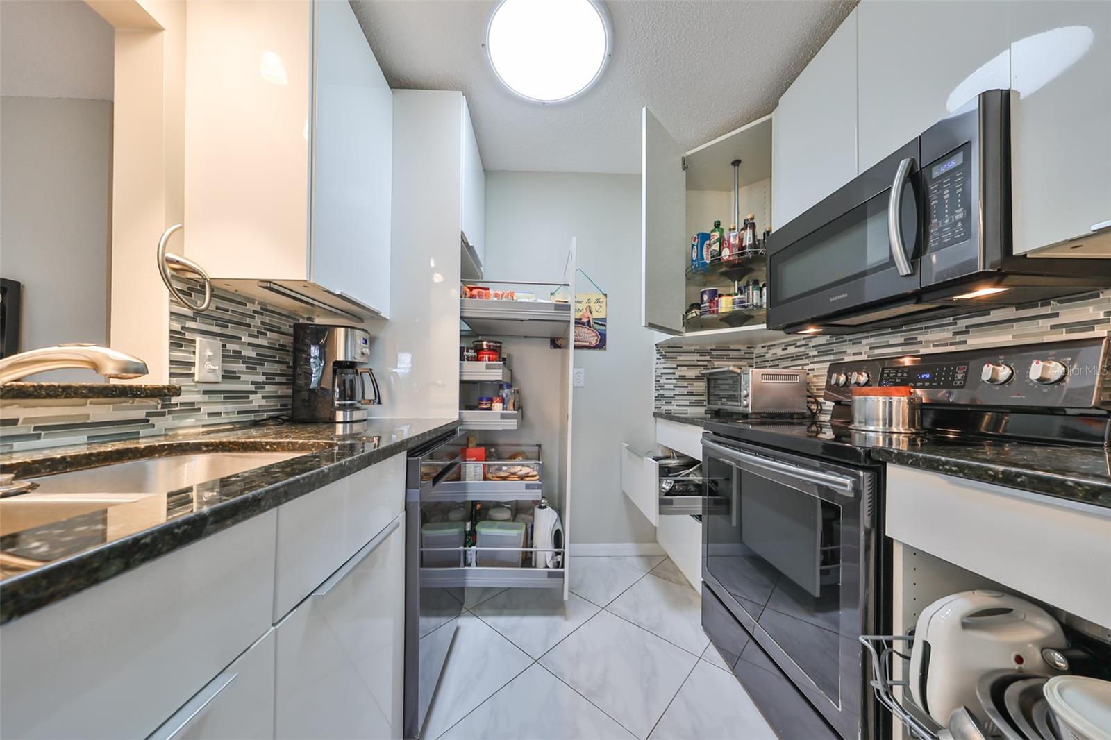 2318 GRENOBLE PL, SUN CITY CENTER, FL, 33573