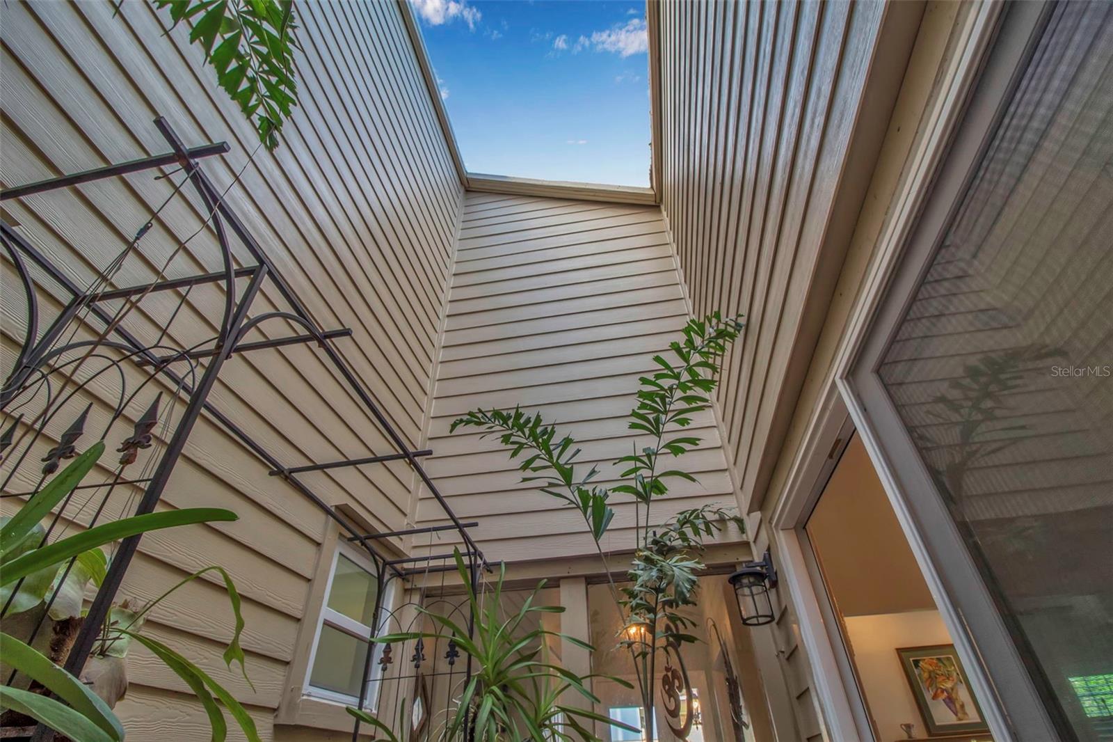 3410 AVENIDA MADERA #B, BRADENTON, FL, 34210