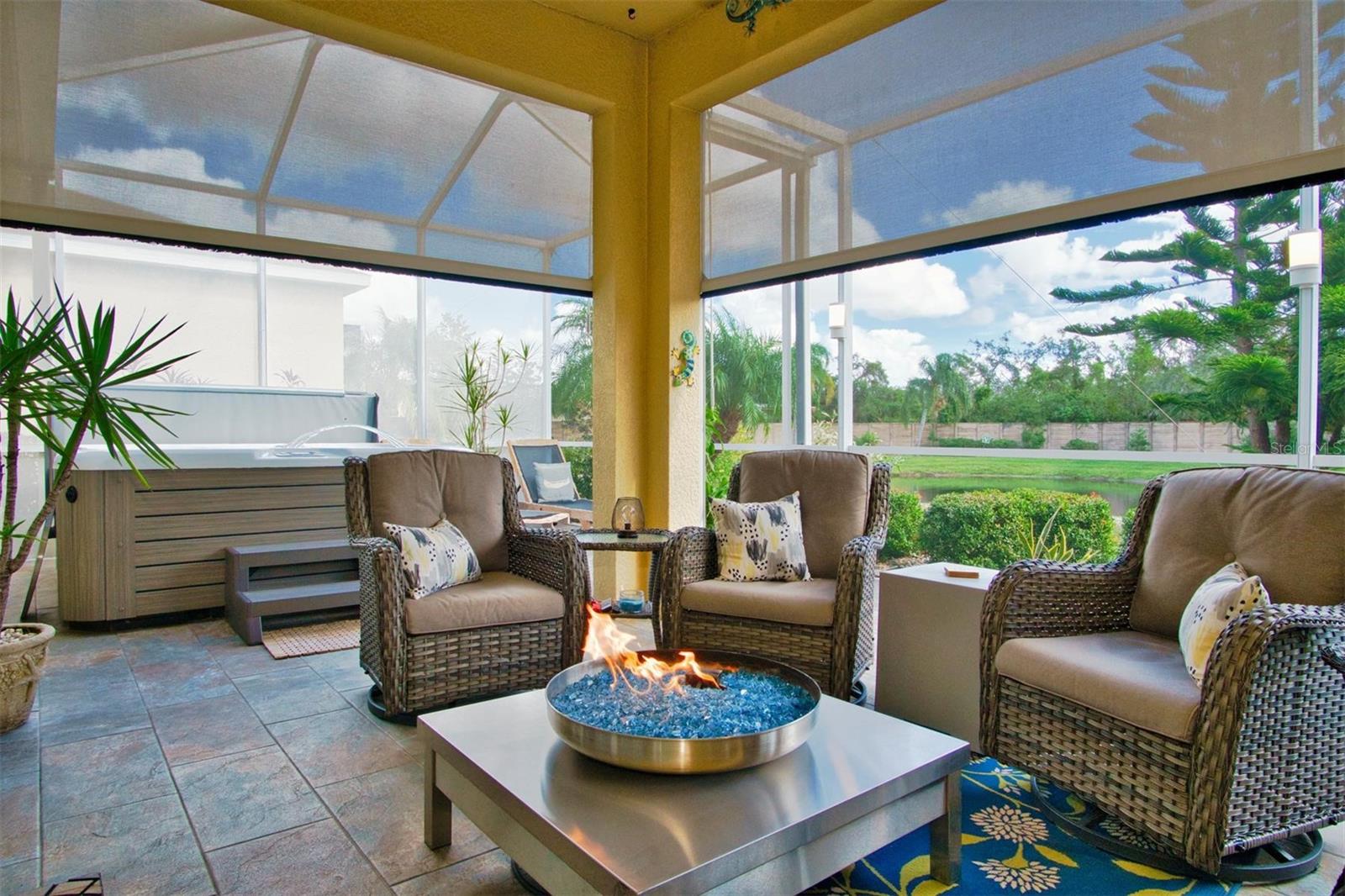 1647 EMERALD DUNES DR, SUN CITY CENTER, FL, 33573