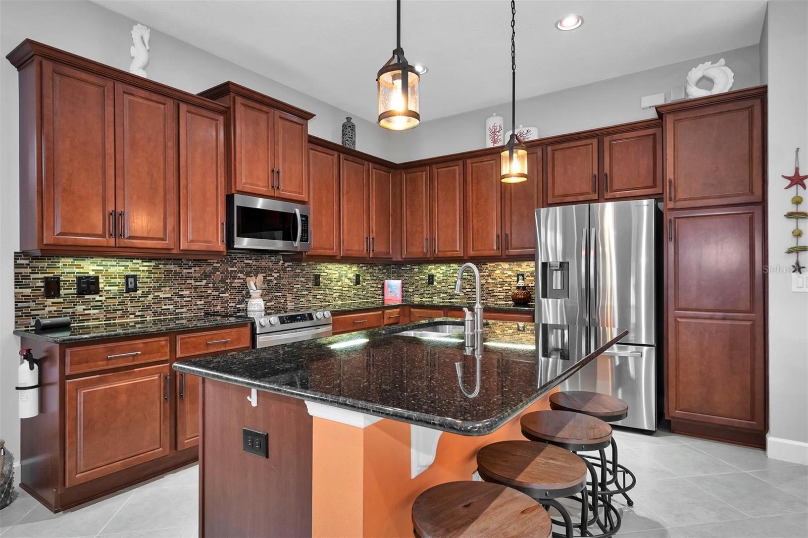 1647 EMERALD DUNES DR, SUN CITY CENTER, FL, 33573