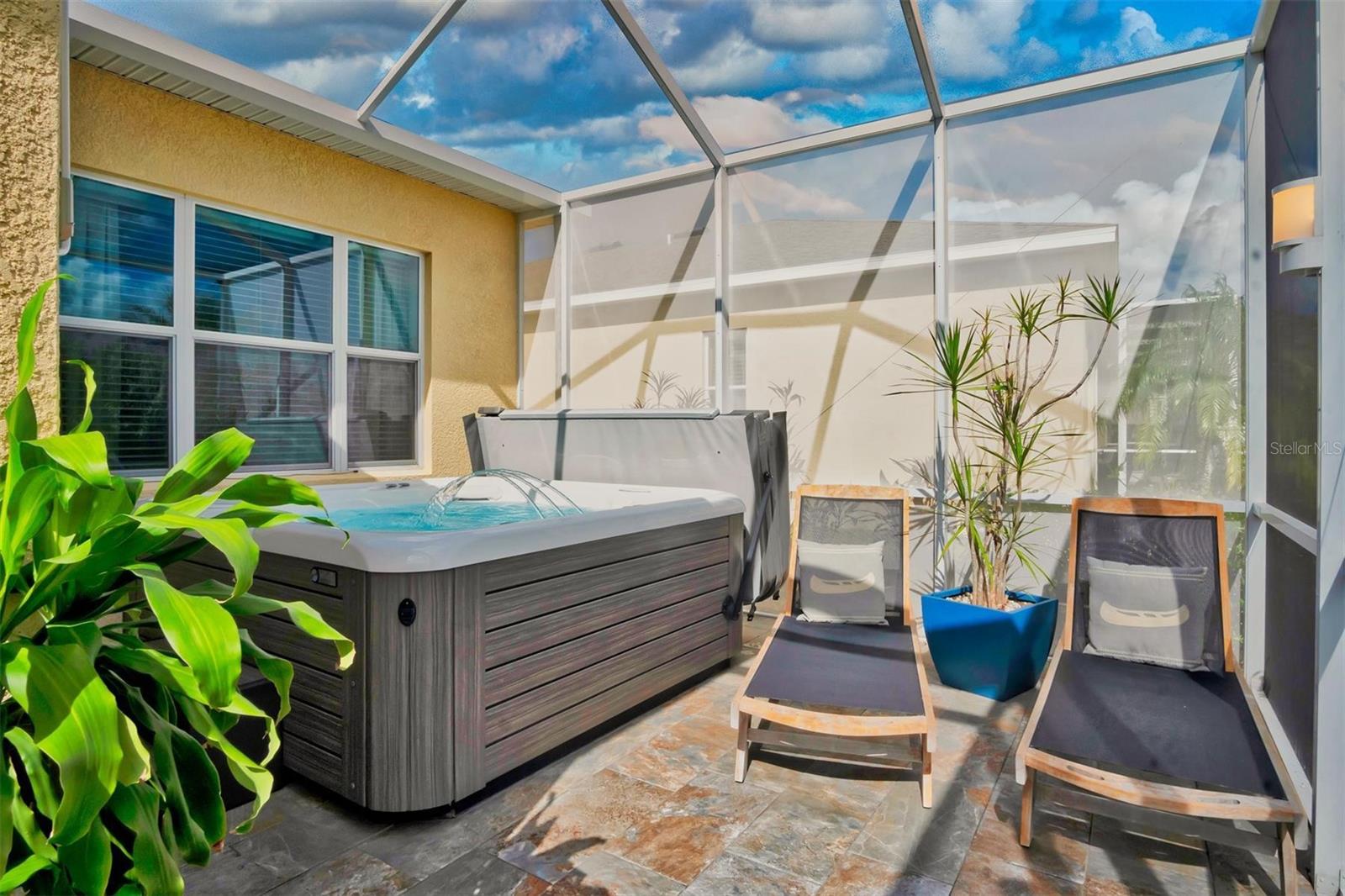1647 EMERALD DUNES DR, SUN CITY CENTER, FL, 33573