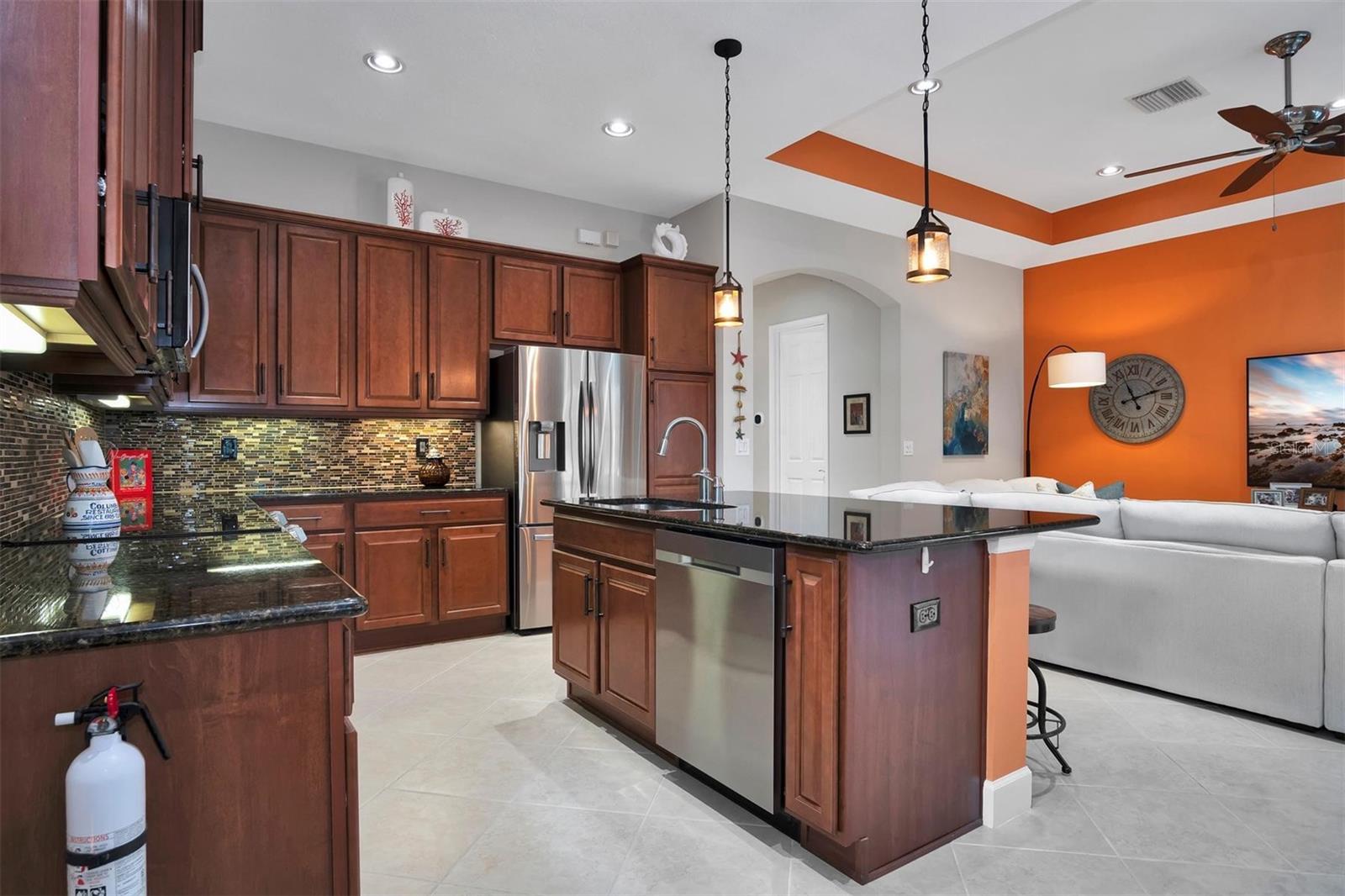 1647 EMERALD DUNES DR, SUN CITY CENTER, FL, 33573