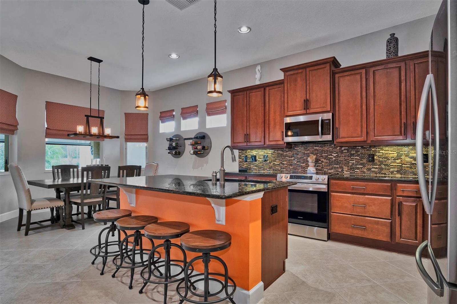 1647 EMERALD DUNES DR, SUN CITY CENTER, FL, 33573