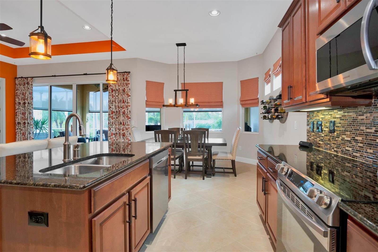 1647 EMERALD DUNES DR, SUN CITY CENTER, FL, 33573