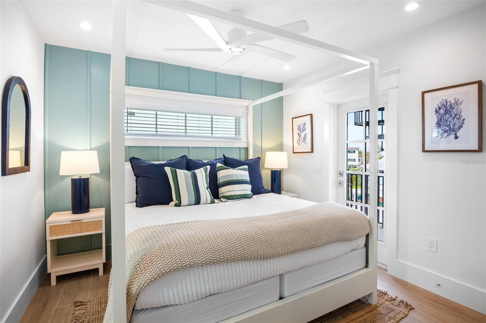 243 S HARBOR DR, HOLMES BEACH, FL, 34217