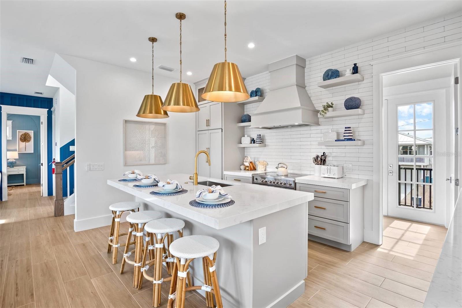 243 S HARBOR DR, HOLMES BEACH, FL, 34217