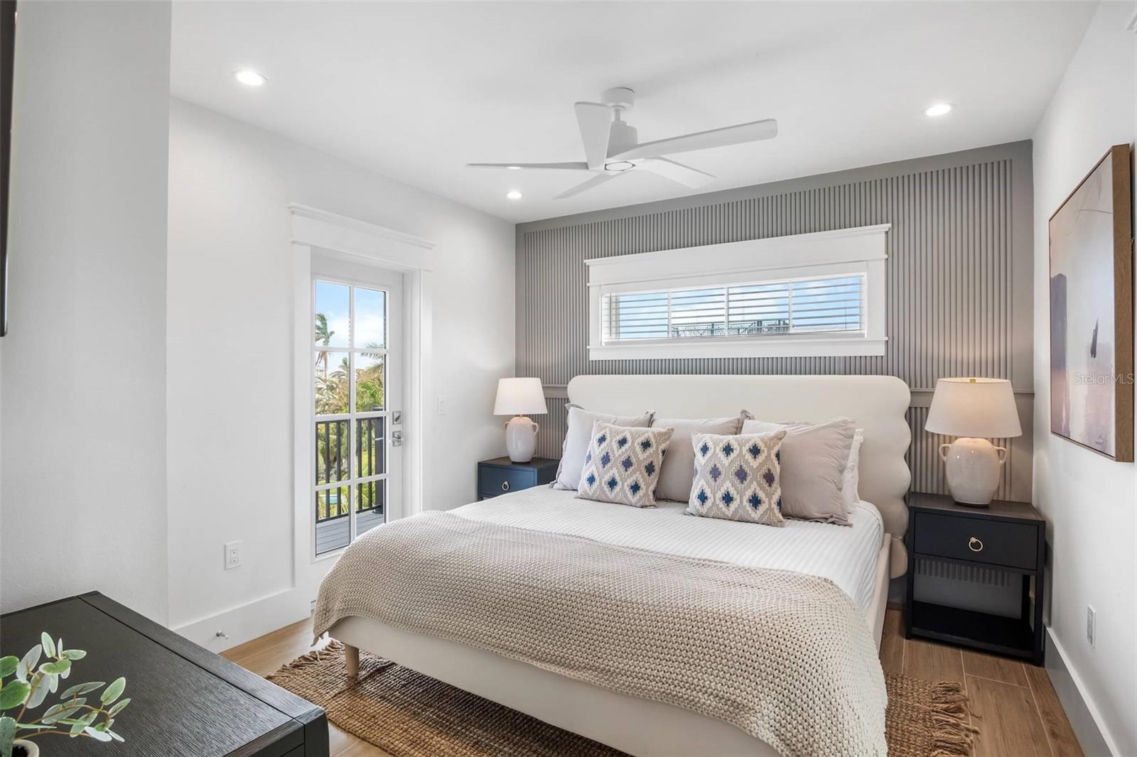 243 S HARBOR DR, HOLMES BEACH, FL, 34217