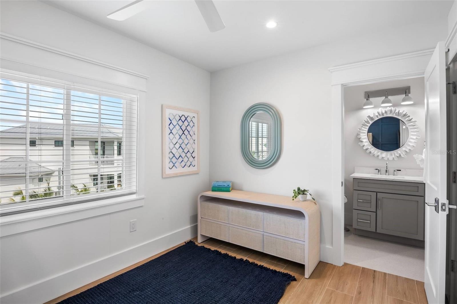 243 S HARBOR DR, HOLMES BEACH, FL, 34217