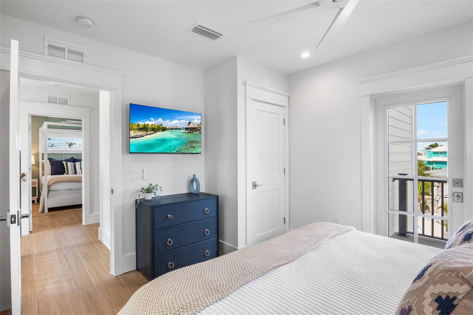 243 S HARBOR DR, HOLMES BEACH, FL, 34217
