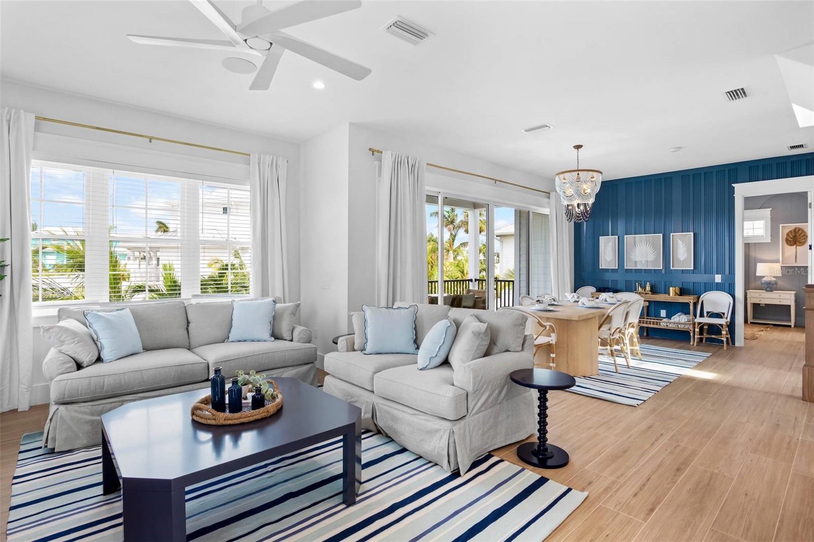 243 S HARBOR DR, HOLMES BEACH, FL, 34217