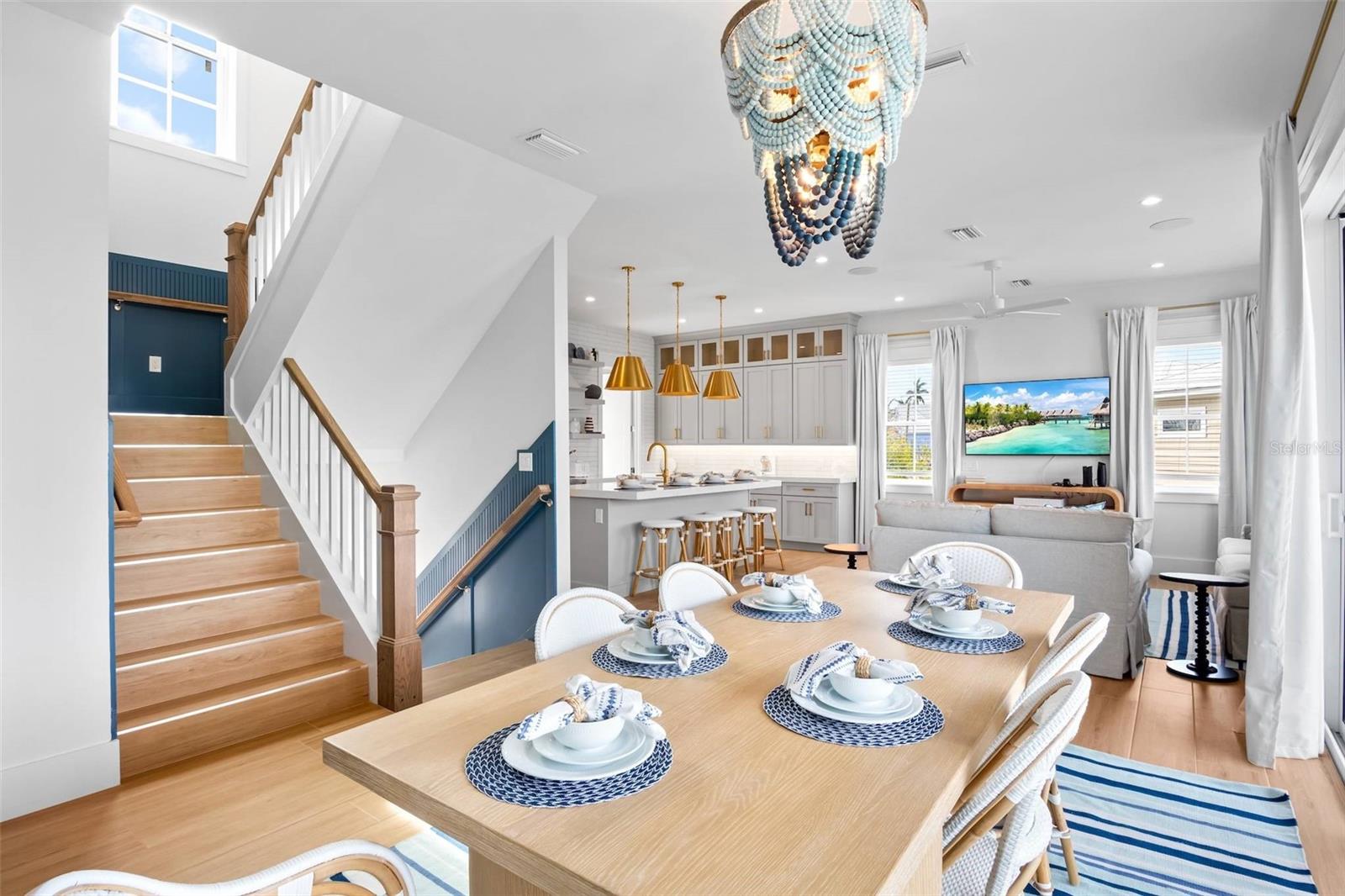 243 S HARBOR DR, HOLMES BEACH, FL, 34217