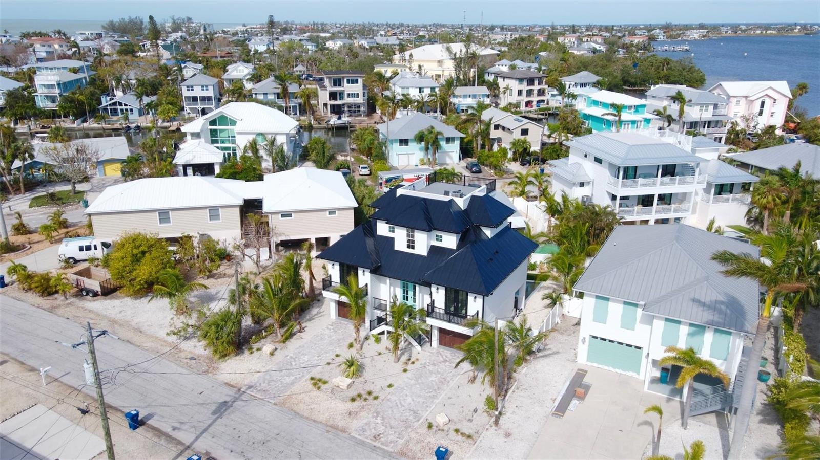 243 S HARBOR DR, HOLMES BEACH, FL, 34217