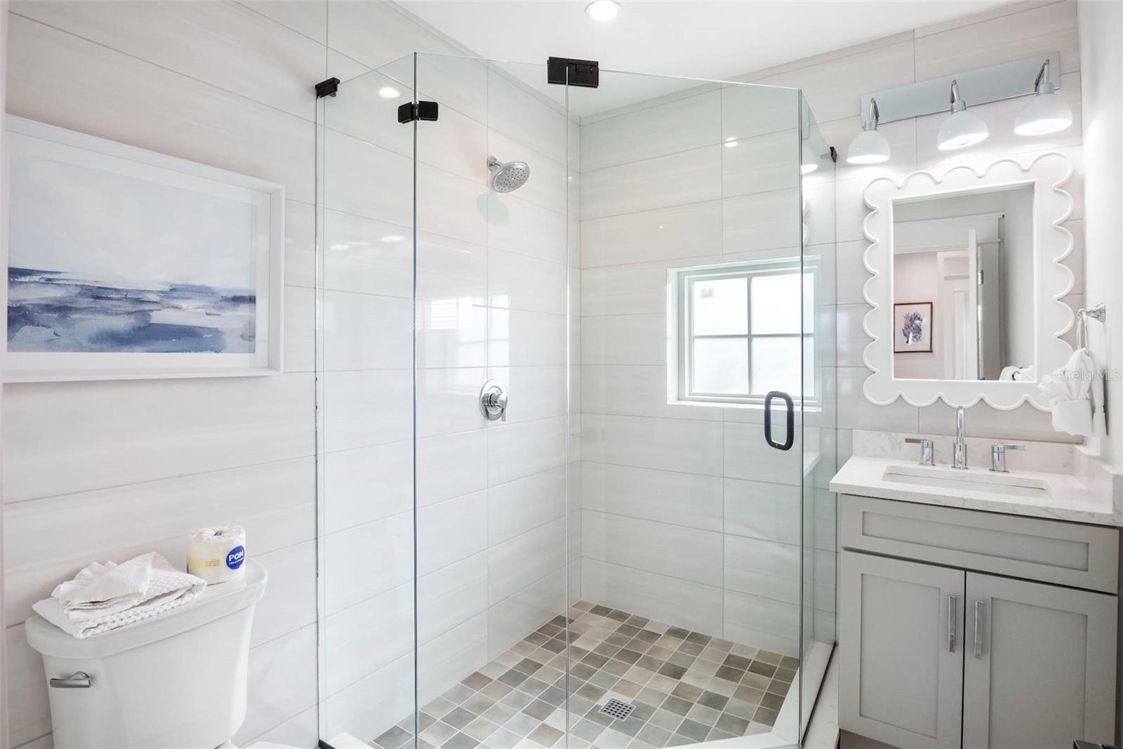 243 S HARBOR DR, HOLMES BEACH, FL, 34217