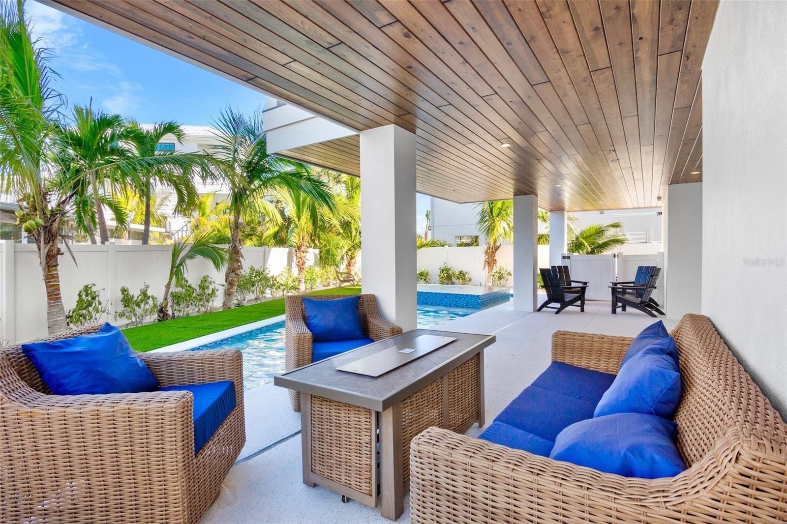 243 S HARBOR DR, HOLMES BEACH, FL, 34217