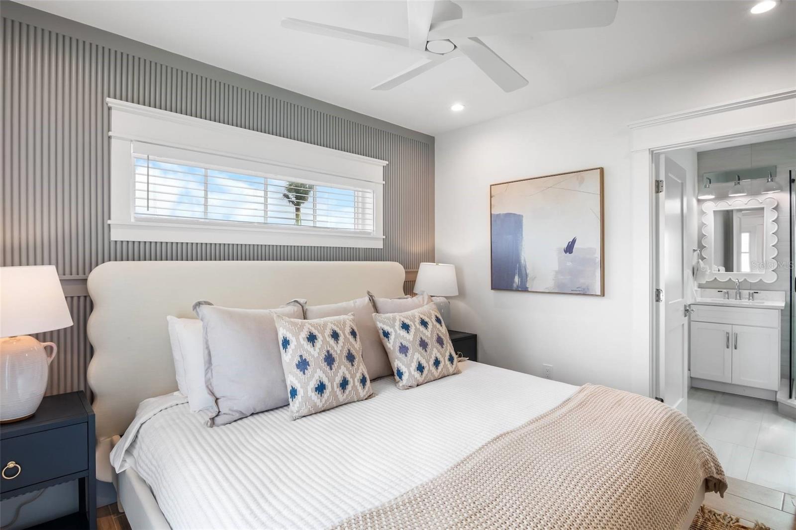 243 S HARBOR DR, HOLMES BEACH, FL, 34217