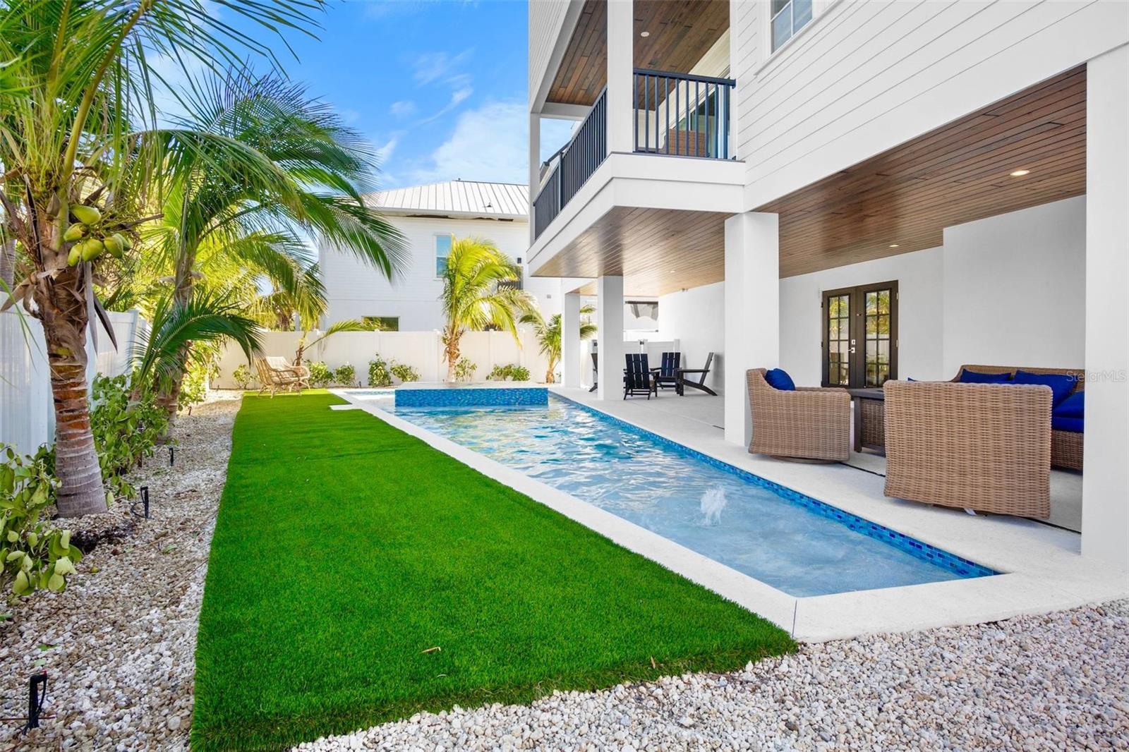 243 S HARBOR DR, HOLMES BEACH, FL, 34217