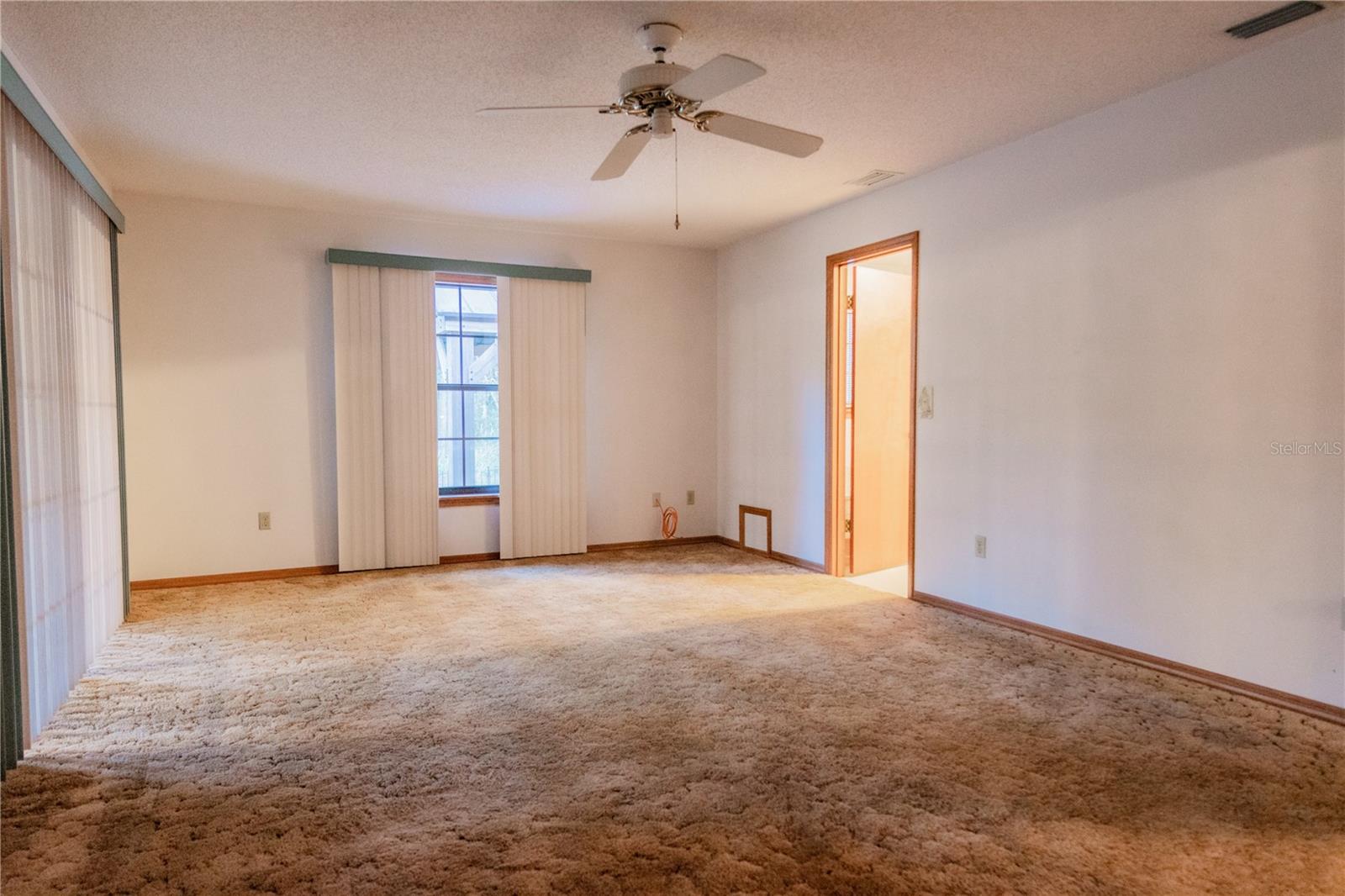 1900 FIREMENS LN, DELTONA, FL, 32738