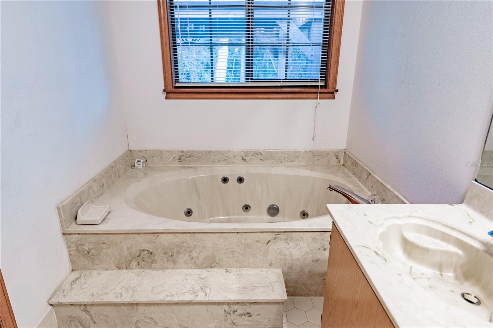 1900 FIREMENS LN, DELTONA, FL, 32738