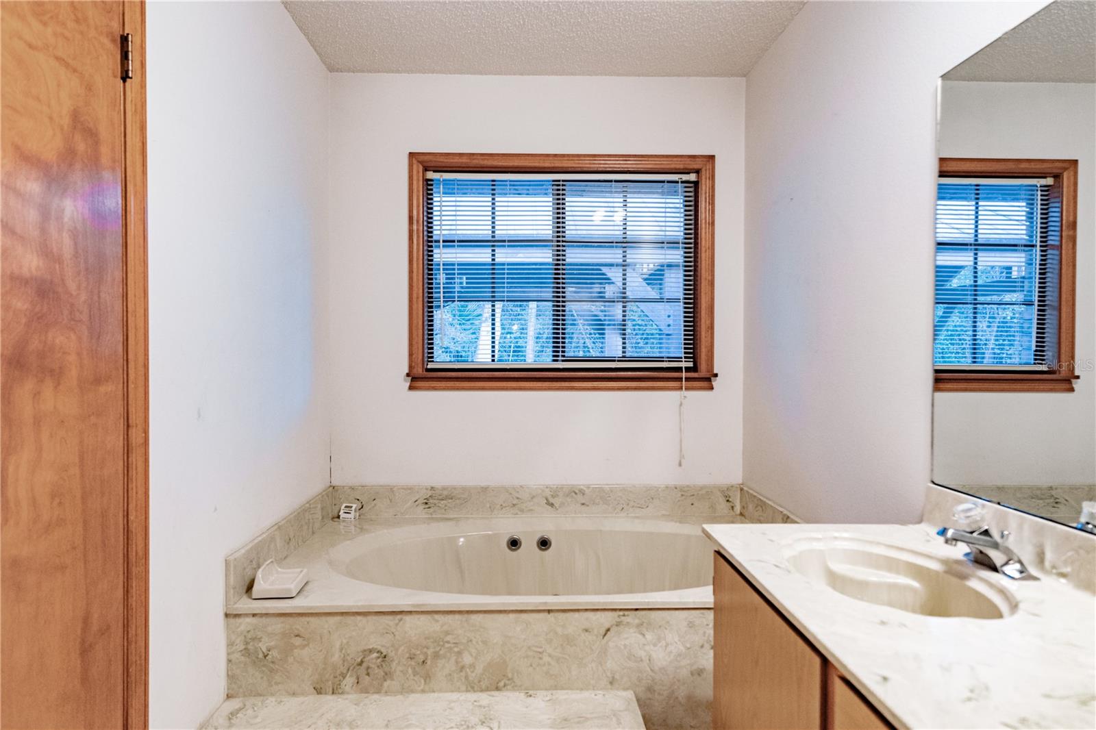 1900 FIREMENS LN, DELTONA, FL, 32738