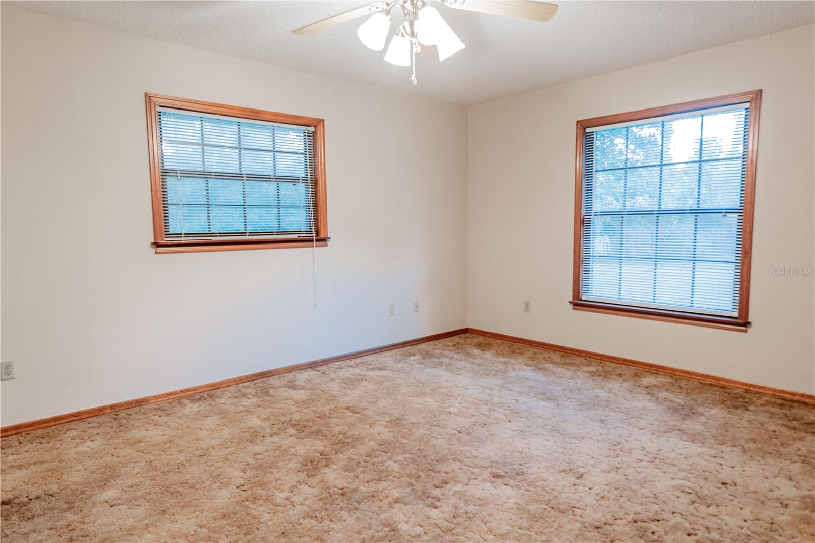 1900 FIREMENS LN, DELTONA, FL, 32738